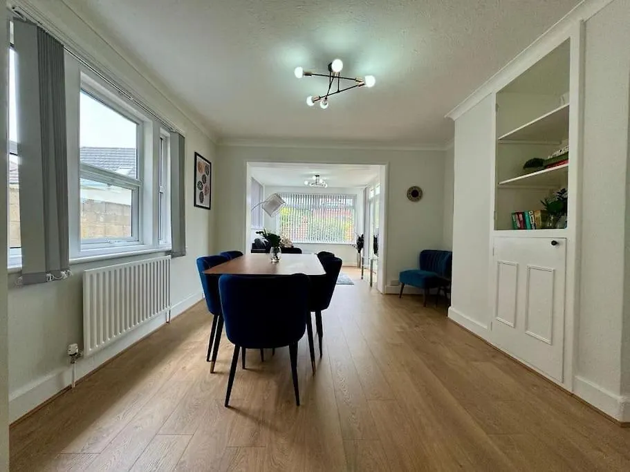 Spacious, Modern 3 Bedroom Apartment With Parking Bournemouth United Kingdom