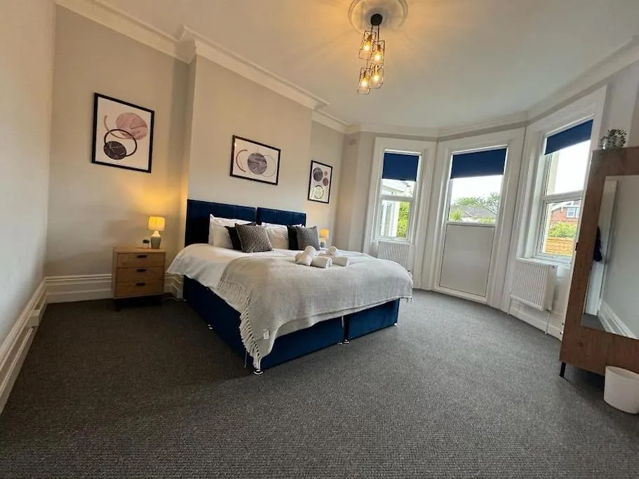 Spacious, Modern 3 Bedroom Apartment With Parking Bournemouth United Kingdom